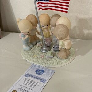 Precious Moments Children Gathering Around American Flag - Cream & Pastel Blue